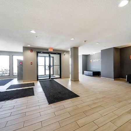 Bright Luxe Condo, Ac, Top Floor, King Bed, Balcony! Едмънтън Екстериор снимка